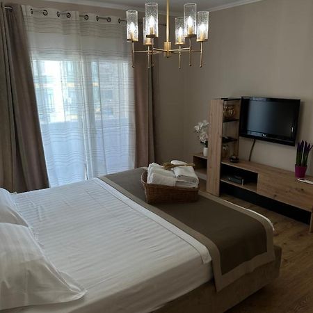 Eja Apartment 3 Tirana Eksteriør billede