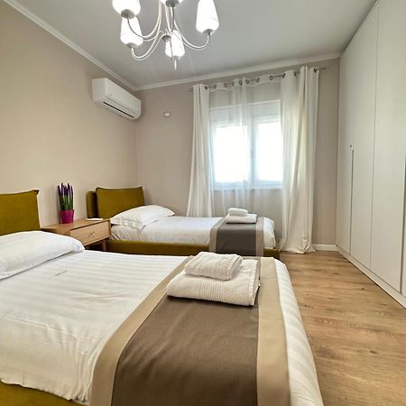 Eja Apartment 3 Tirana Eksteriør billede