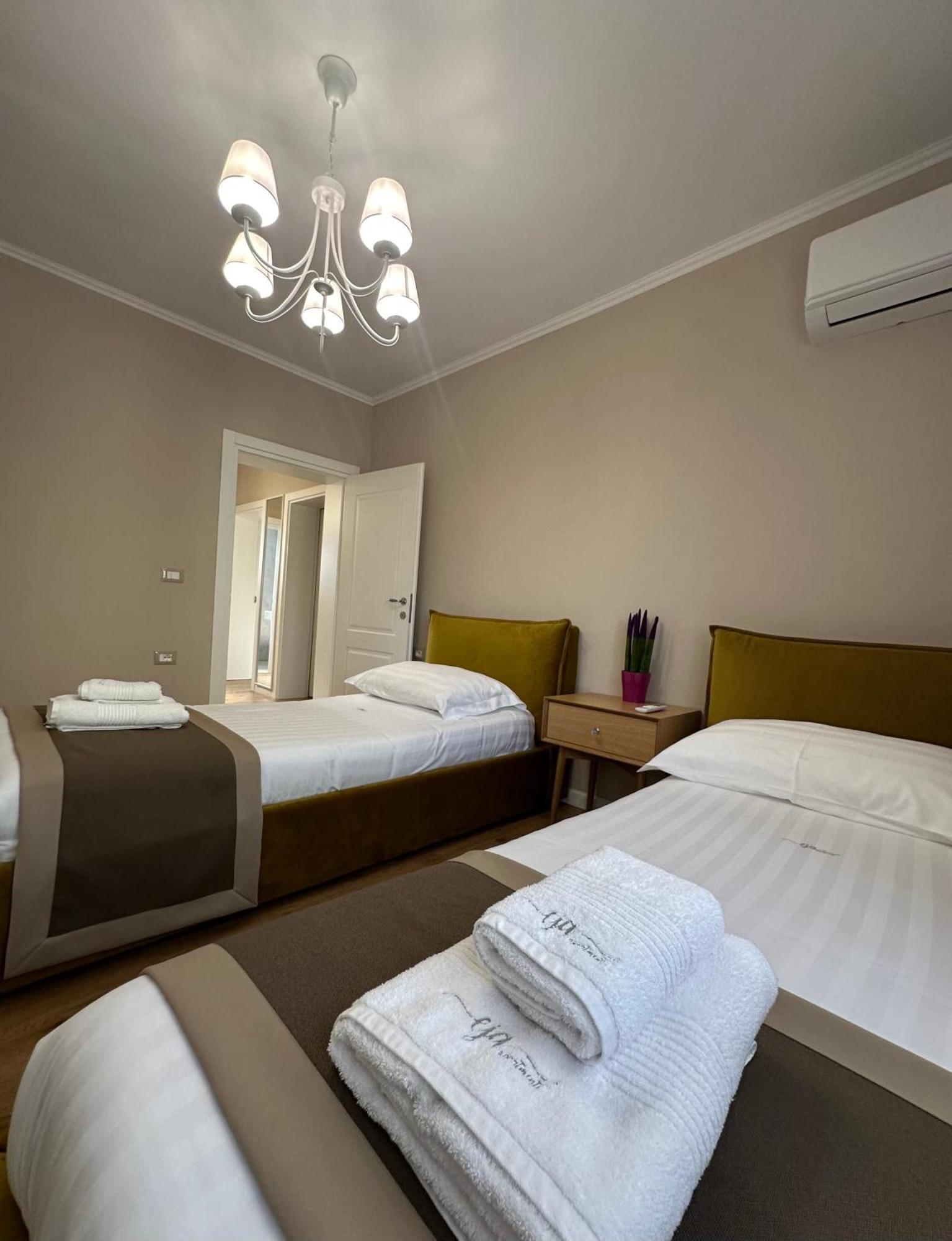 Eja Apartment 3 Tirana Eksteriør billede